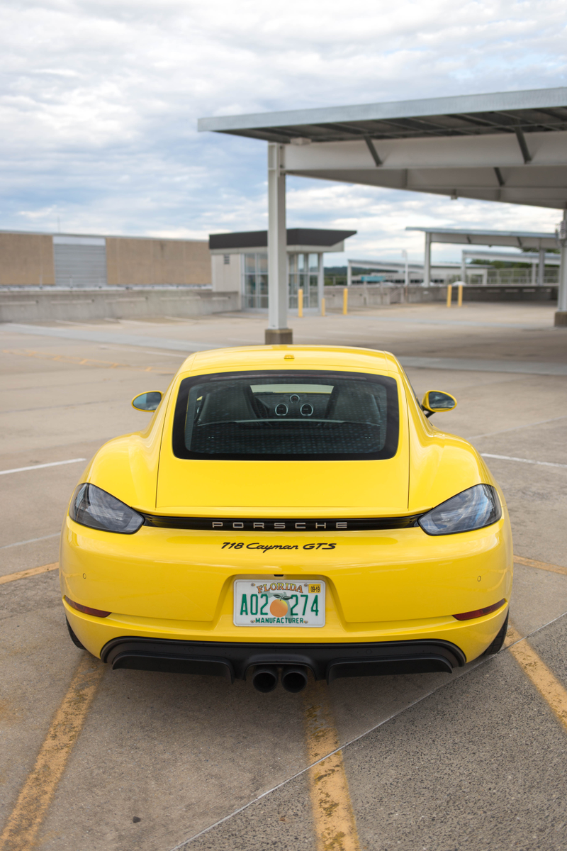 Illustration for article titled The 2018 Porsche 718 Cayman GTS Drives Like the Superior Porsche